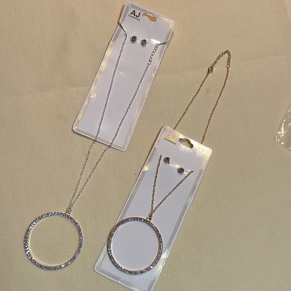 Necklace with bling - Picture 1 of 4